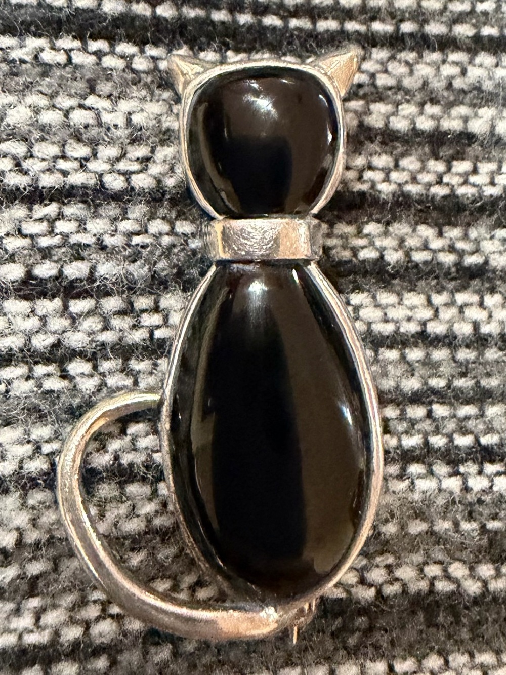 Sterling Silver & Black Onyx Cat Brooch - Elegant Women’s Jewelry